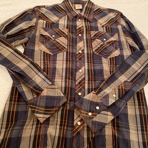 Men’s True Religion shirt